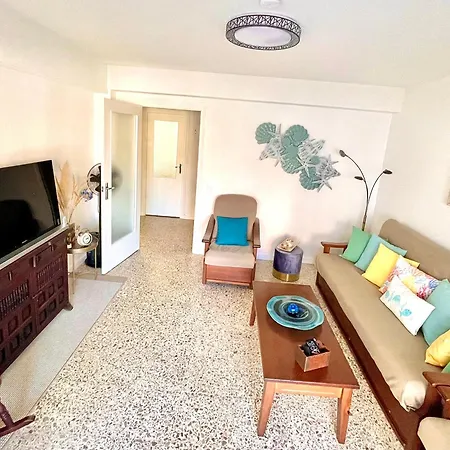 Cozy With View דירה *